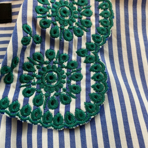 J Crew button down size 4 used - Picture 3 of 5